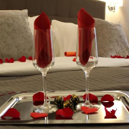 River Luxury Suites